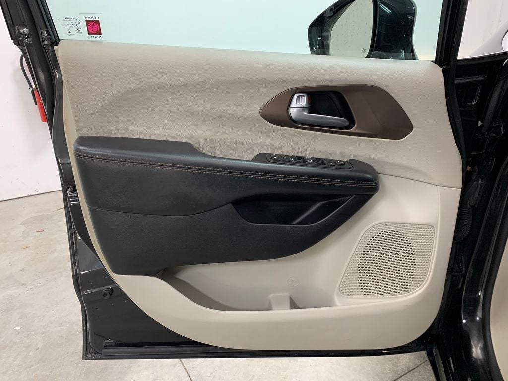 2017 Chrysler Pacifica Touring L