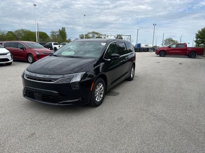 2027 Chrysler Pacifica Select