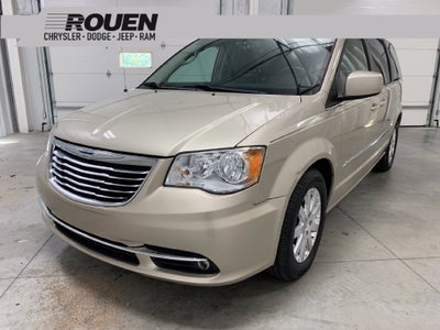 2016 Chrysler Town & Country Touring