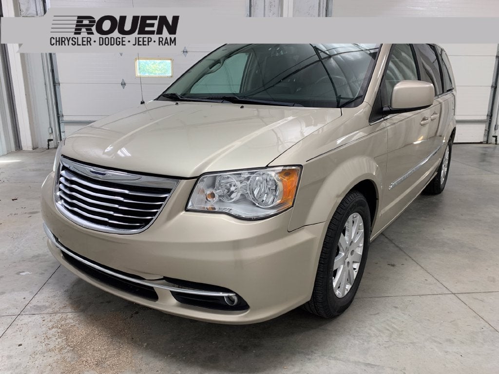 2016 Chrysler Town & Country Touring