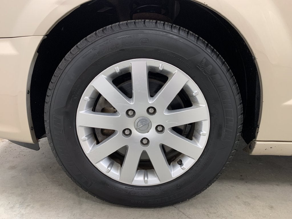 2016 Chrysler Town & Country Touring