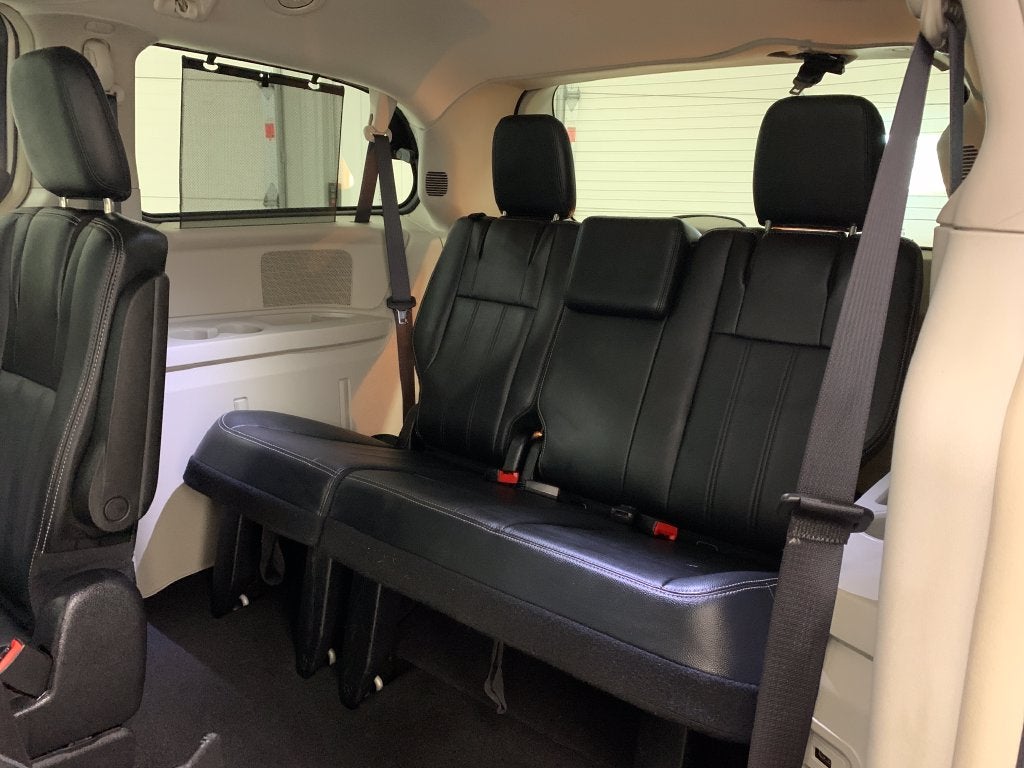2016 Chrysler Town & Country Touring