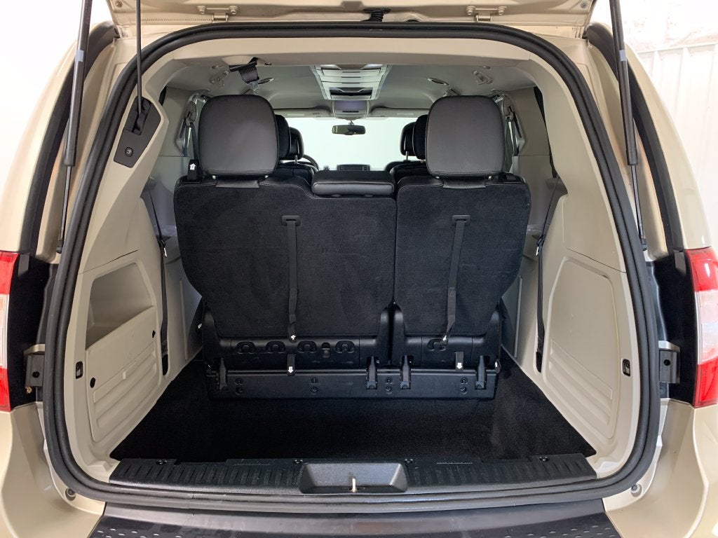 2016 Chrysler Town & Country Touring