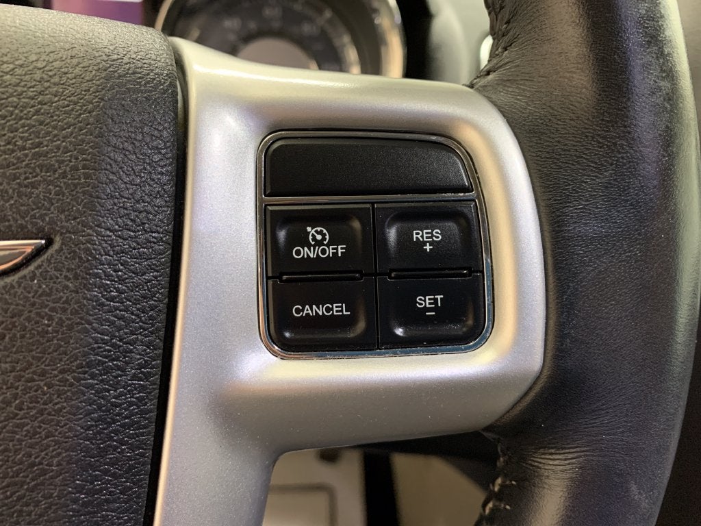 2016 Chrysler Town & Country Touring