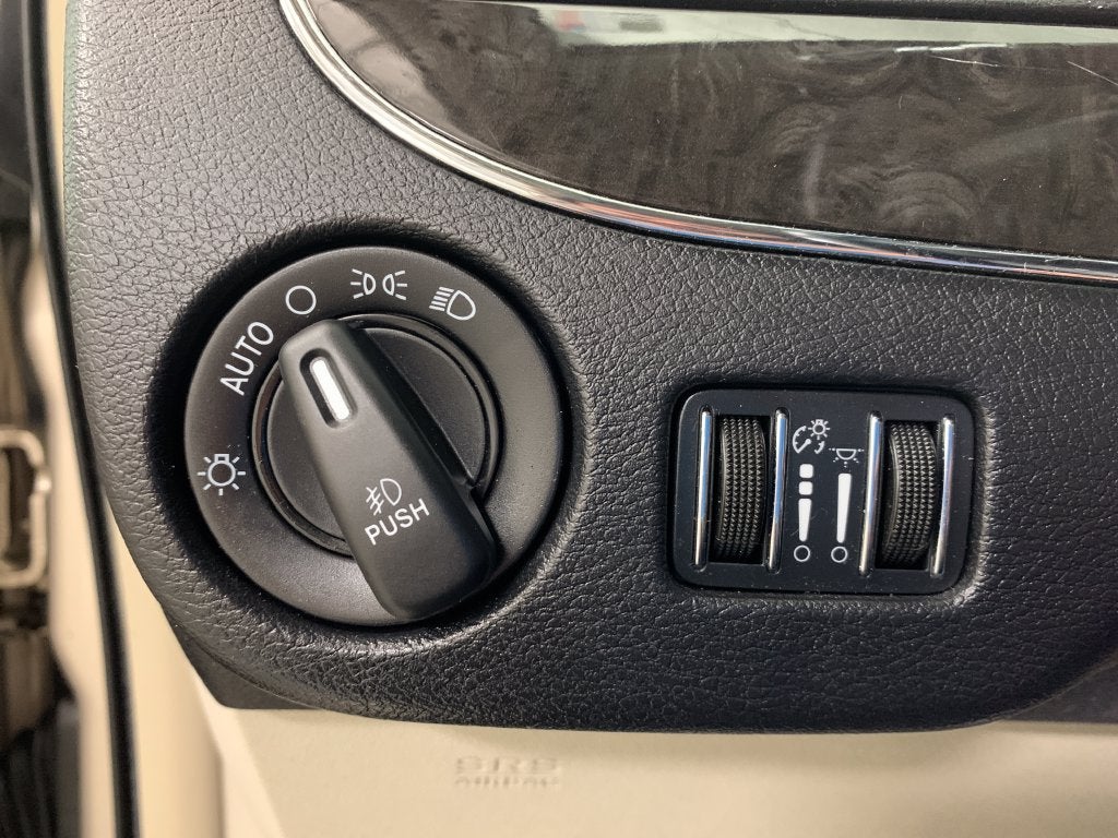 2016 Chrysler Town & Country Touring