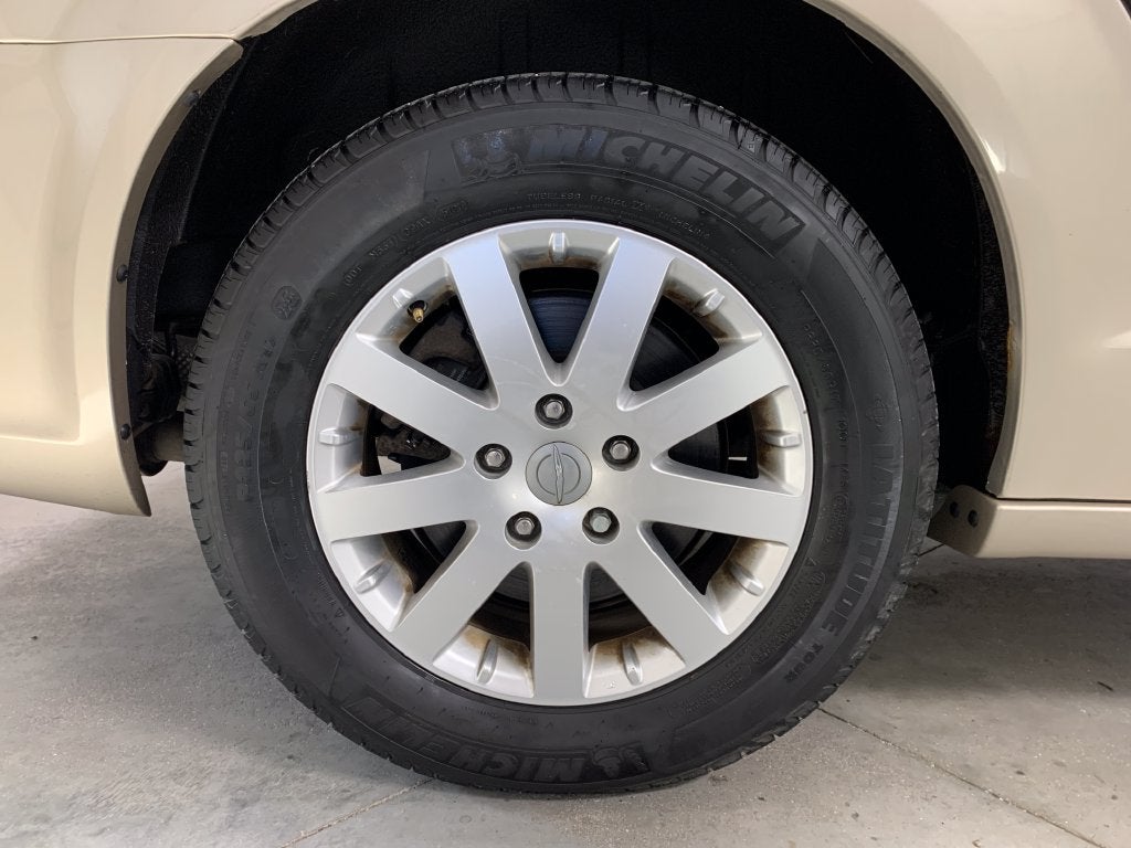 2016 Chrysler Town & Country Touring