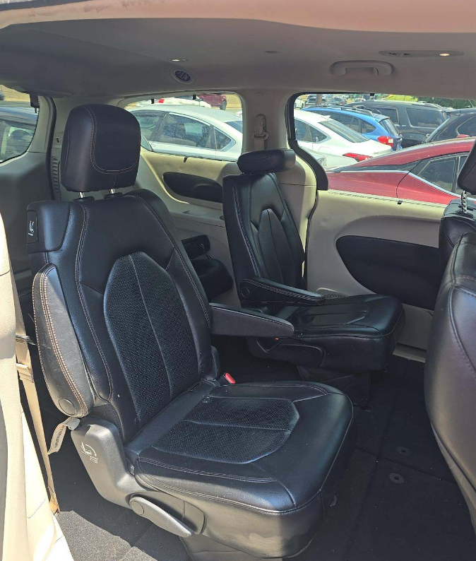 2020 Chrysler Pacifica Touring L