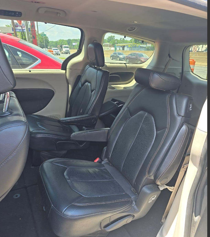2020 Chrysler Pacifica Touring L