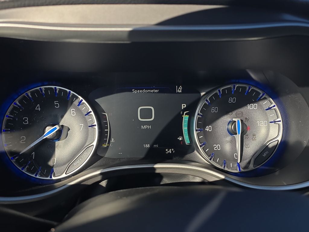 2025 Chrysler Pacifica Select