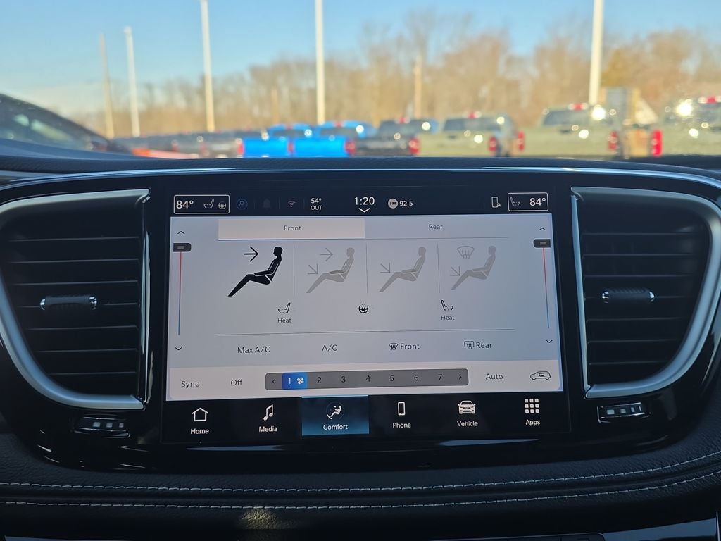 2025 Chrysler Pacifica Select