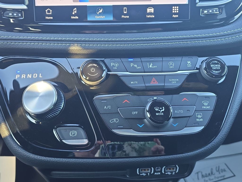 2025 Chrysler Pacifica Select