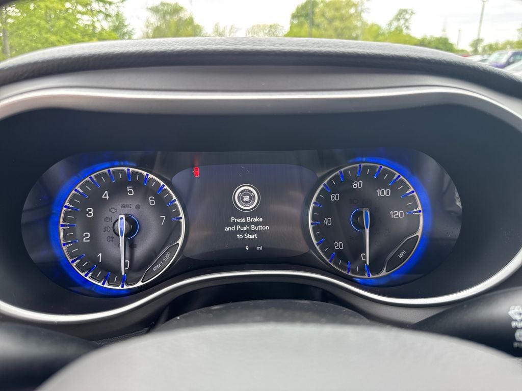 2027 Chrysler Pacifica Select