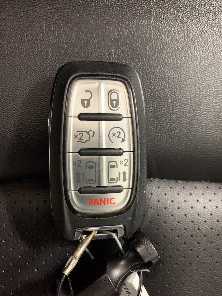 2026 Chrysler Pacifica Select
