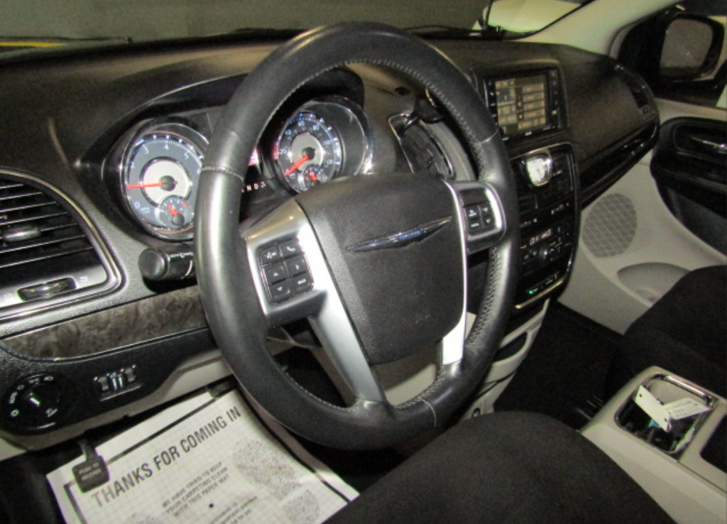 2013 Chrysler Town & Country Touring