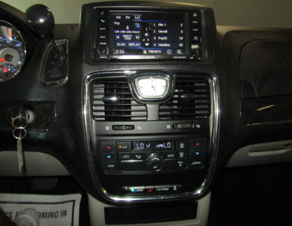 2013 Chrysler Town & Country Touring