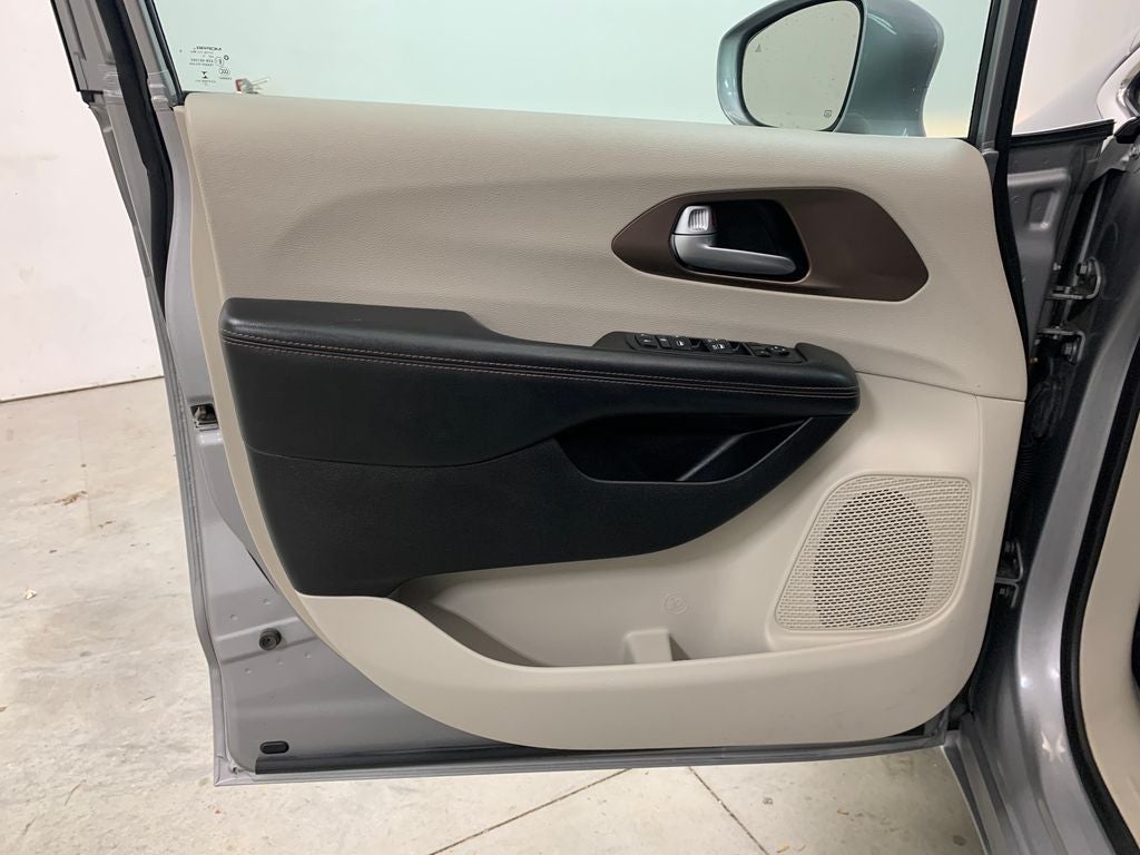 2017 Chrysler Pacifica Touring L
