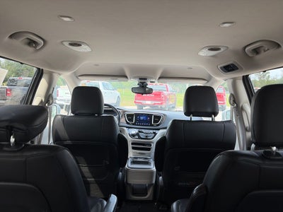 2017 Chrysler Pacifica Touring L