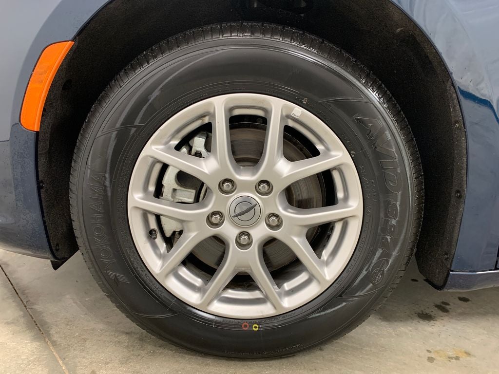 2025 Chrysler Pacifica Select