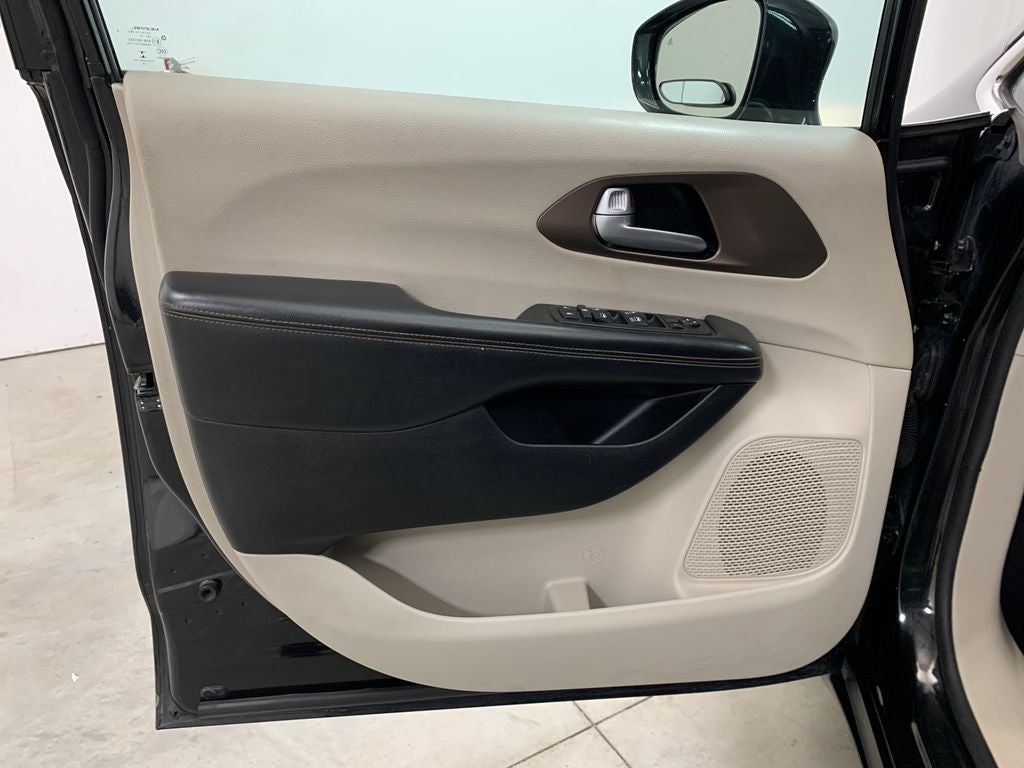 2017 Chrysler Pacifica Touring L
