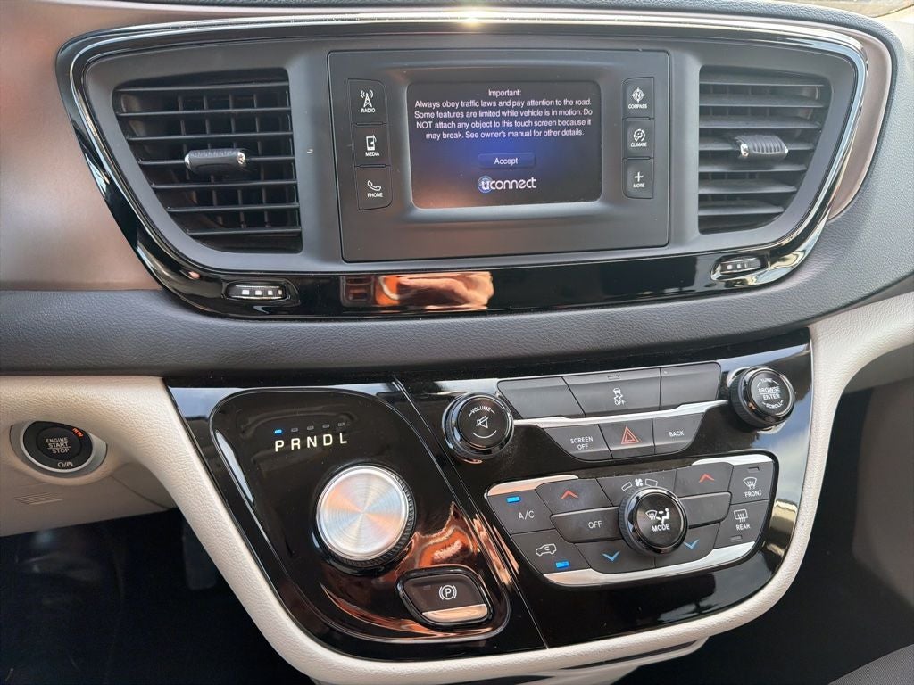 2017 Chrysler Pacifica LX