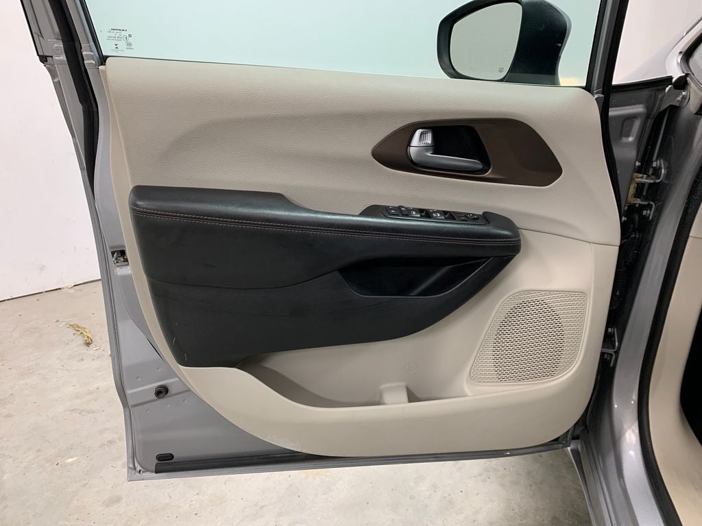 2017 Chrysler Pacifica LX