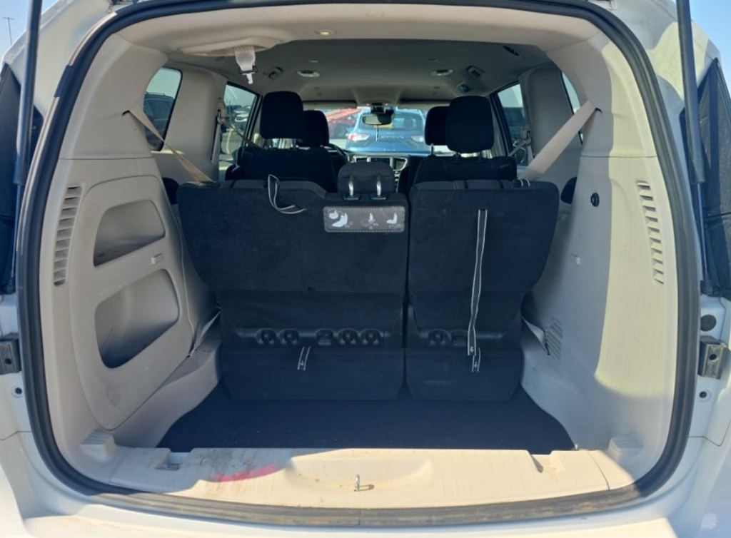2021 Chrysler Voyager LX