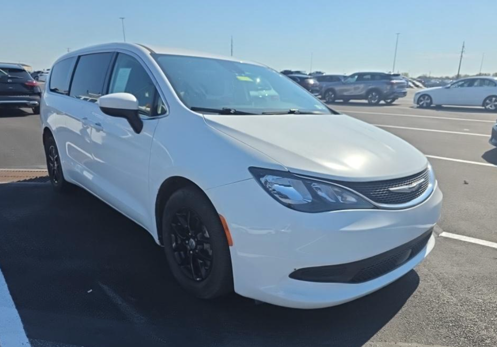 2021 Chrysler Voyager LX