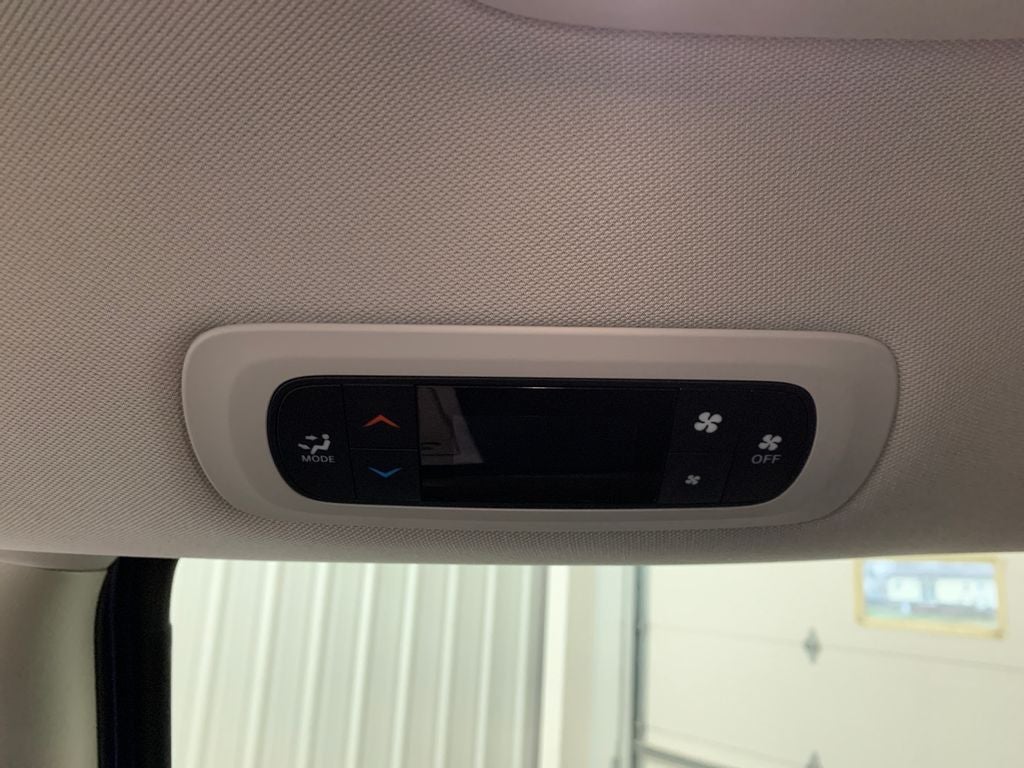 2021 Chrysler Voyager LX