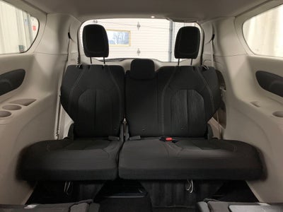 2021 Chrysler Voyager LX