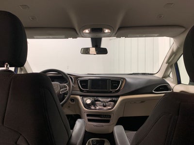 2021 Chrysler Voyager LX