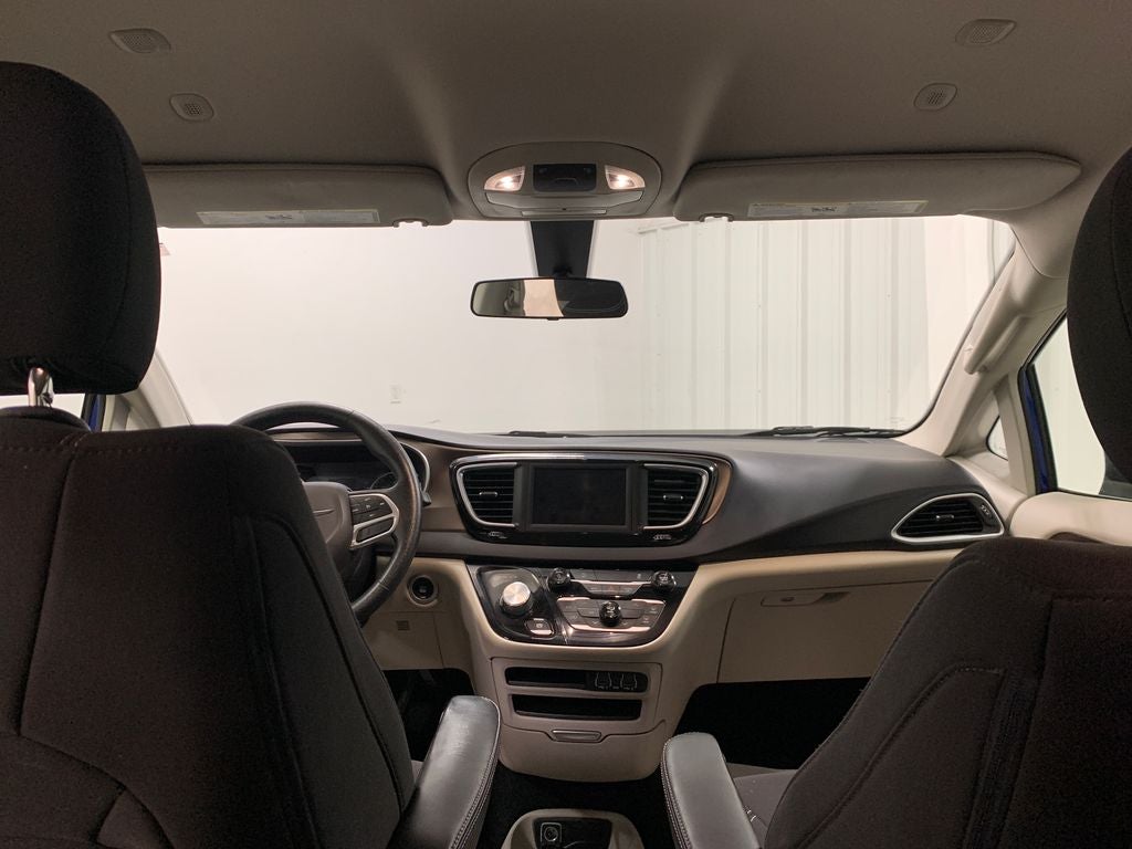 2021 Chrysler Voyager LX