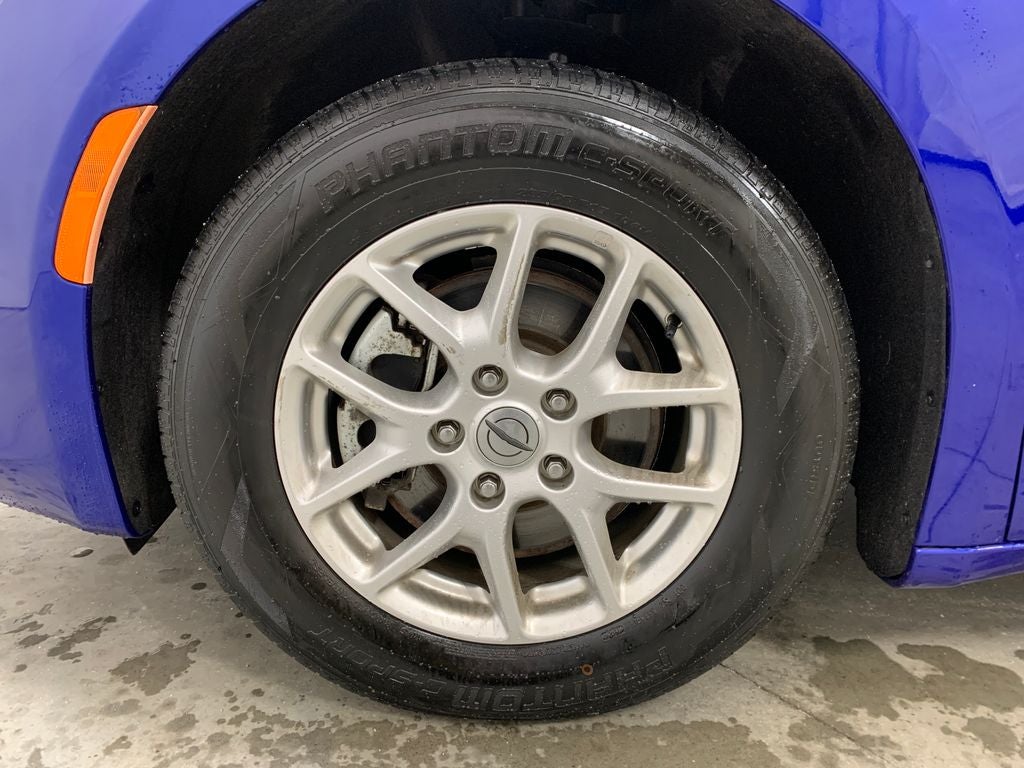 2021 Chrysler Voyager LX