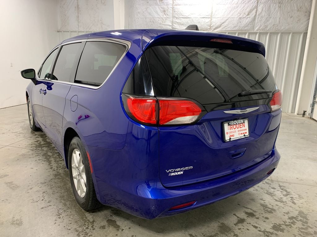 2021 Chrysler Voyager LX
