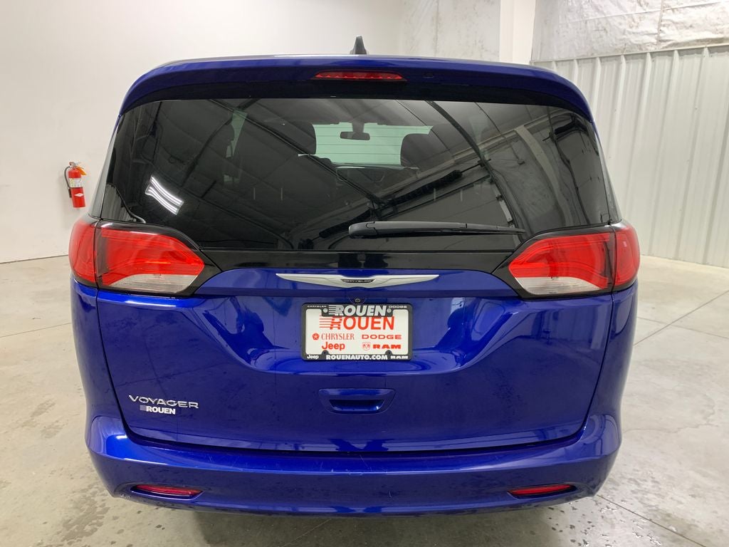 2021 Chrysler Voyager LX
