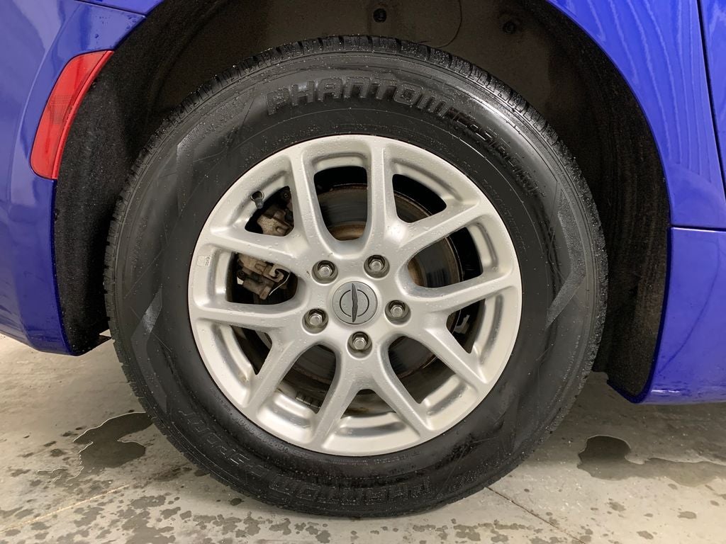 2021 Chrysler Voyager LX