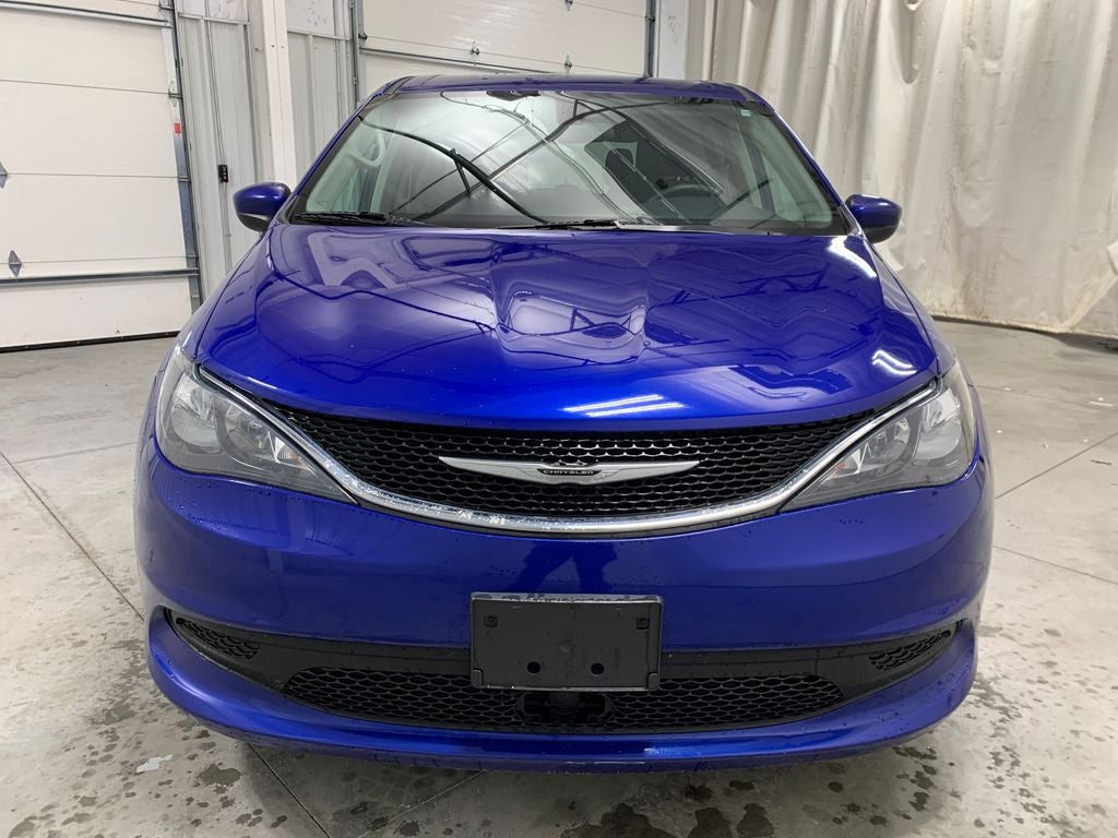 2021 Chrysler Voyager LX