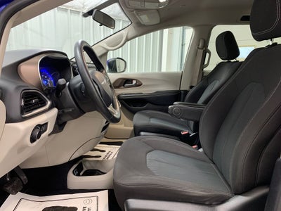 2021 Chrysler Voyager LX