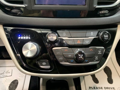 2021 Chrysler Voyager LX