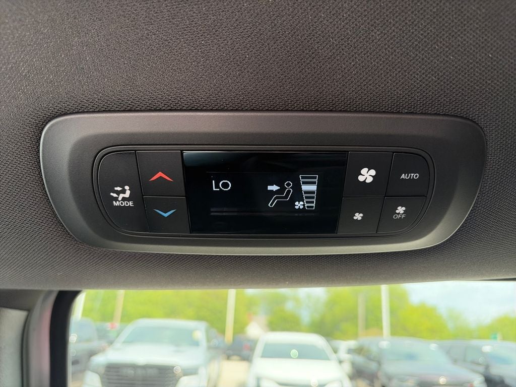 2027 Chrysler Pacifica LX