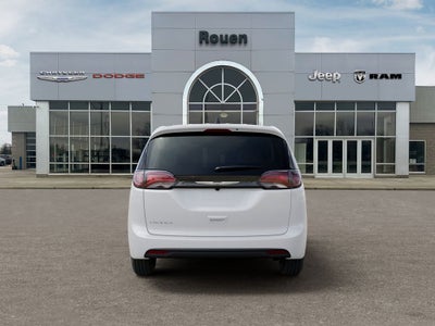 2027 Chrysler Pacifica LX