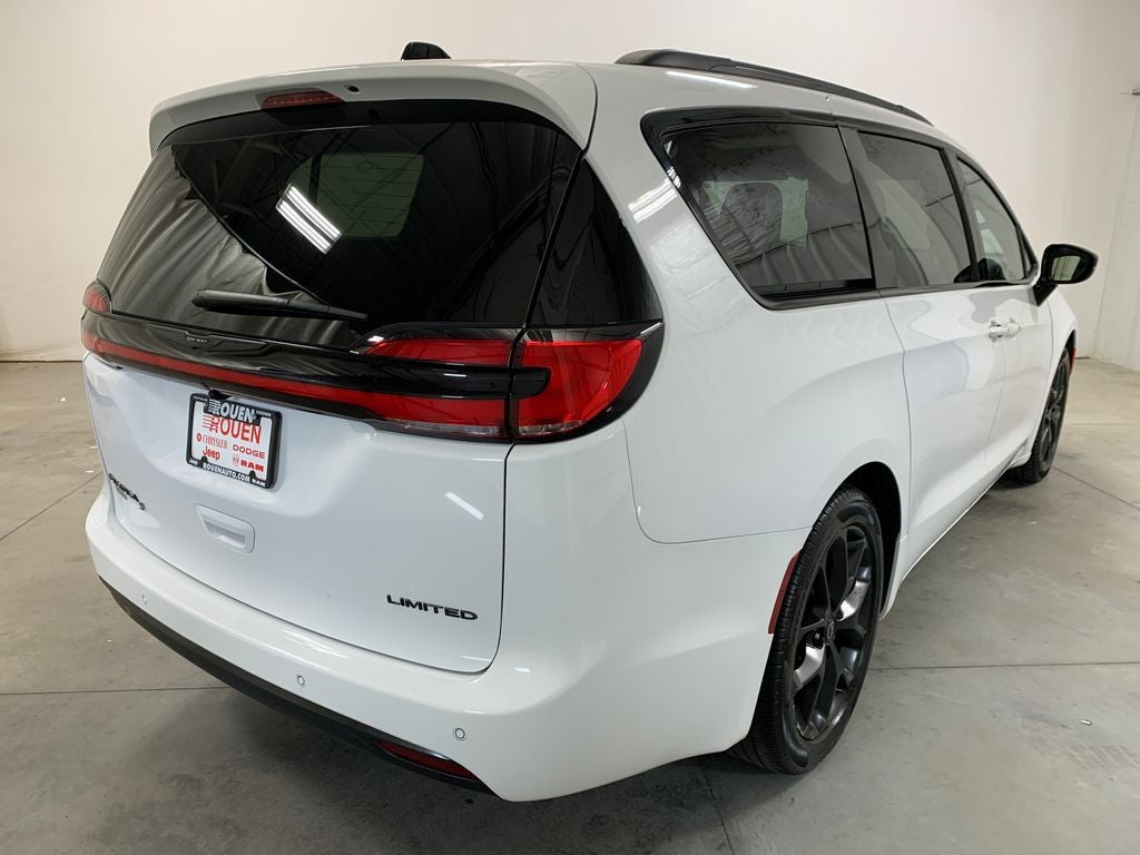 2026 Chrysler Pacifica Limited