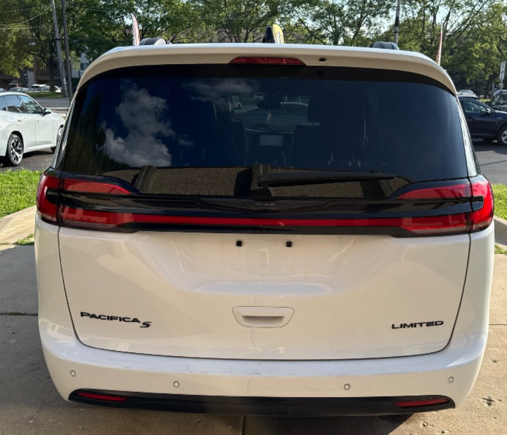 2025 Chrysler Pacifica Limited
