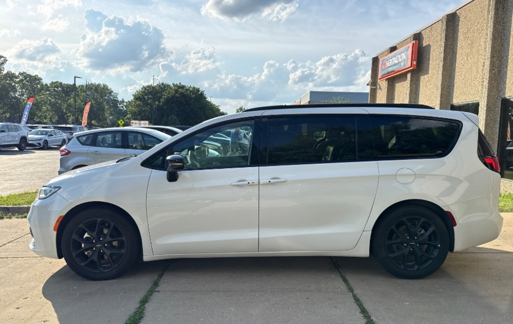 2025 Chrysler Pacifica Limited