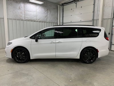 2025 Chrysler Pacifica Limited