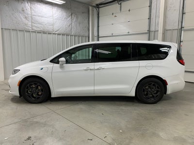 2022 Chrysler Pacifica Hybrid Limited