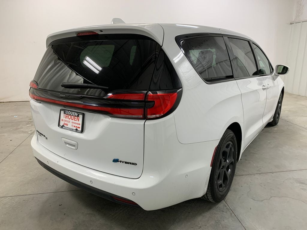 2022 Chrysler Pacifica Hybrid Limited