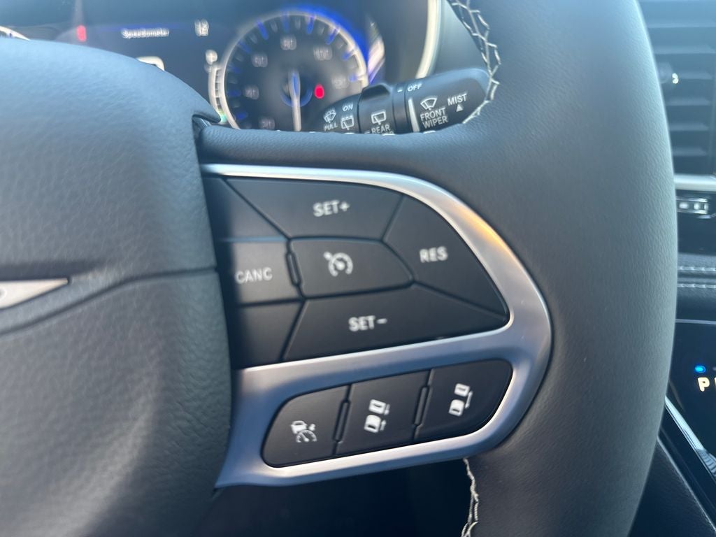 2027 Chrysler Pacifica Select