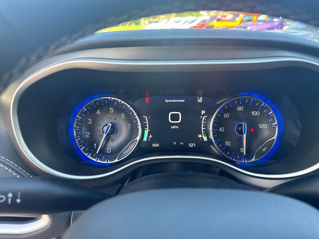 2027 Chrysler Pacifica Select