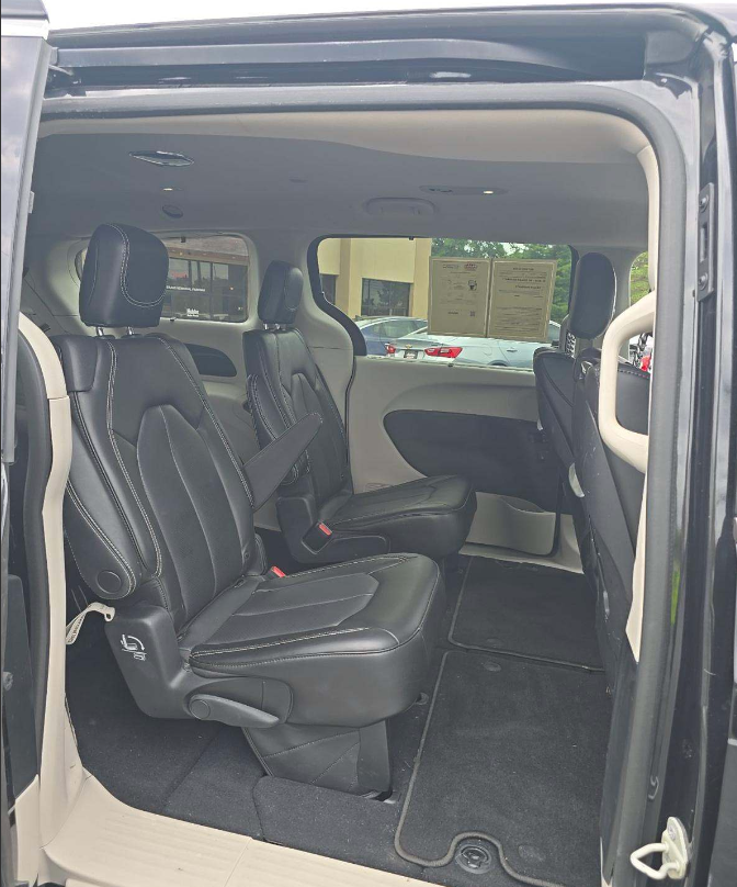 2023 Chrysler Pacifica Touring L