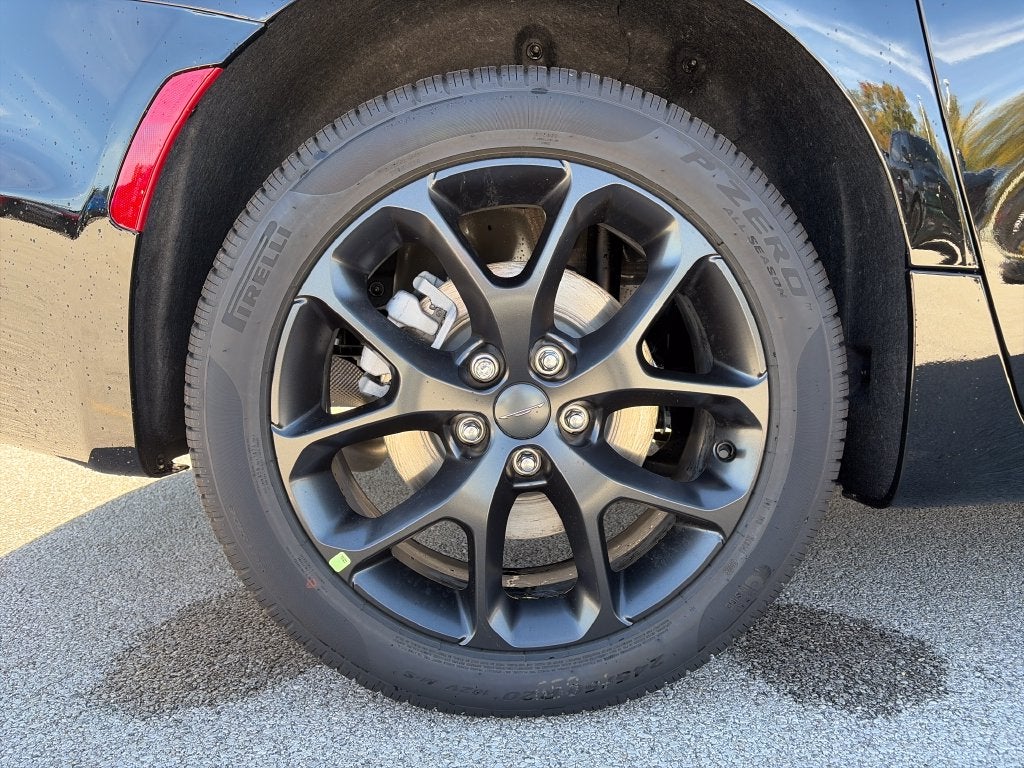 2027 Chrysler Pacifica Limited